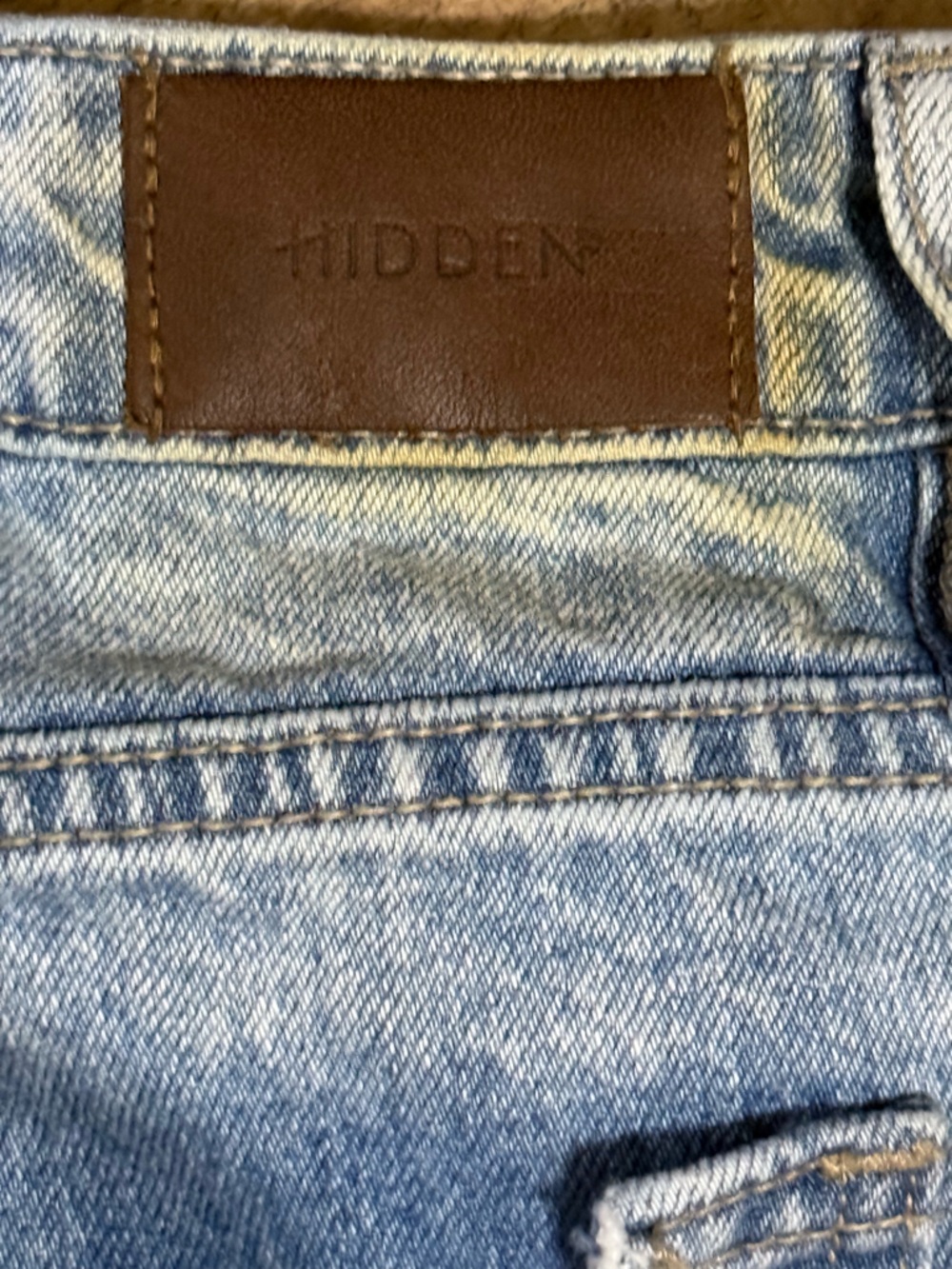 Hidden Jeans Rainbow Thread Distressed Light Wash Ankle Jeans - Picture 8 of 8